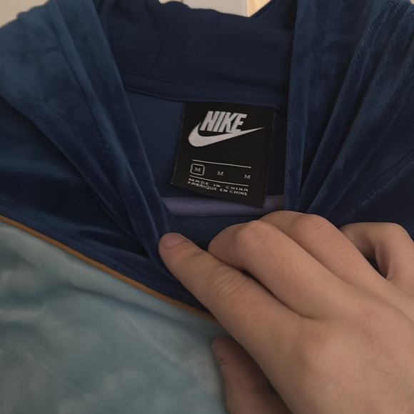Nike Medium Velour Crop Hoodie - Picture 2 of 2